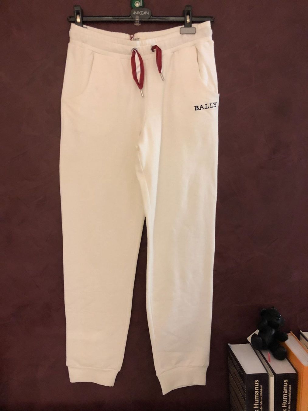 Bally Pantaloni: Bally Jogginghose mit -motiv Gr M 40 – Nuovo e nell'imballaggio originale da Volketswil venduto da praxis12