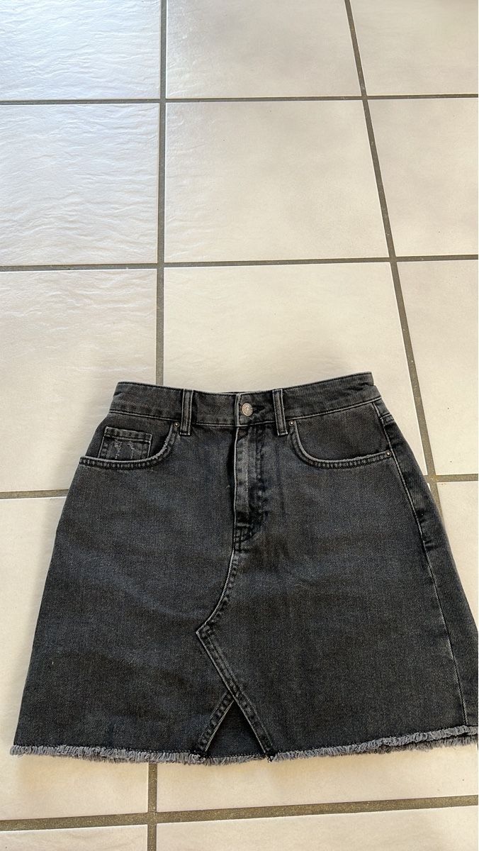 Gonne: Schwarzer Jeans Minirock- gr.S – Nuovo (secondo la descrizione) da Diegten venduto da kip_wg9z