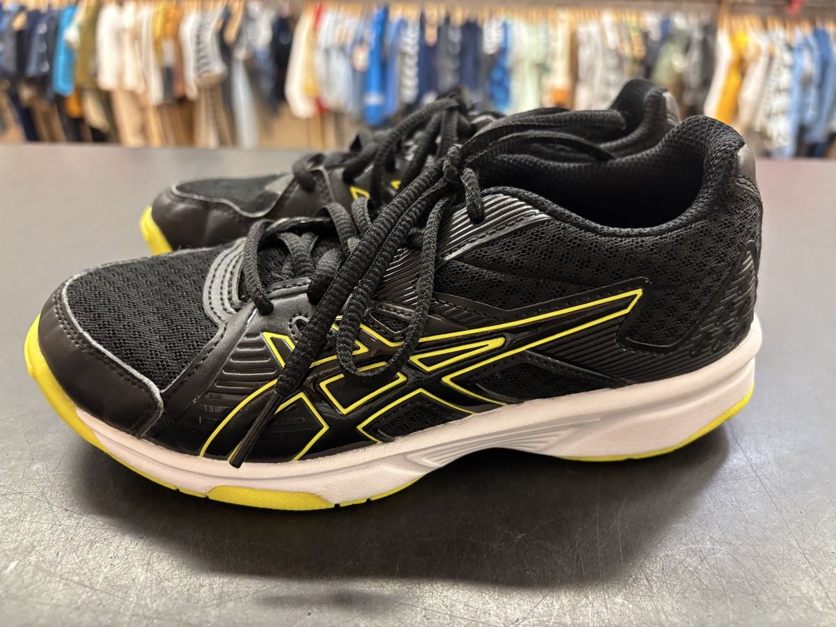 Asics Scarpe per ragazzi: Asics Hallenschuhe Schwarz Gelb, Grösse 32.5 – Usato da Büren an der Aare venduto da Nikito2001