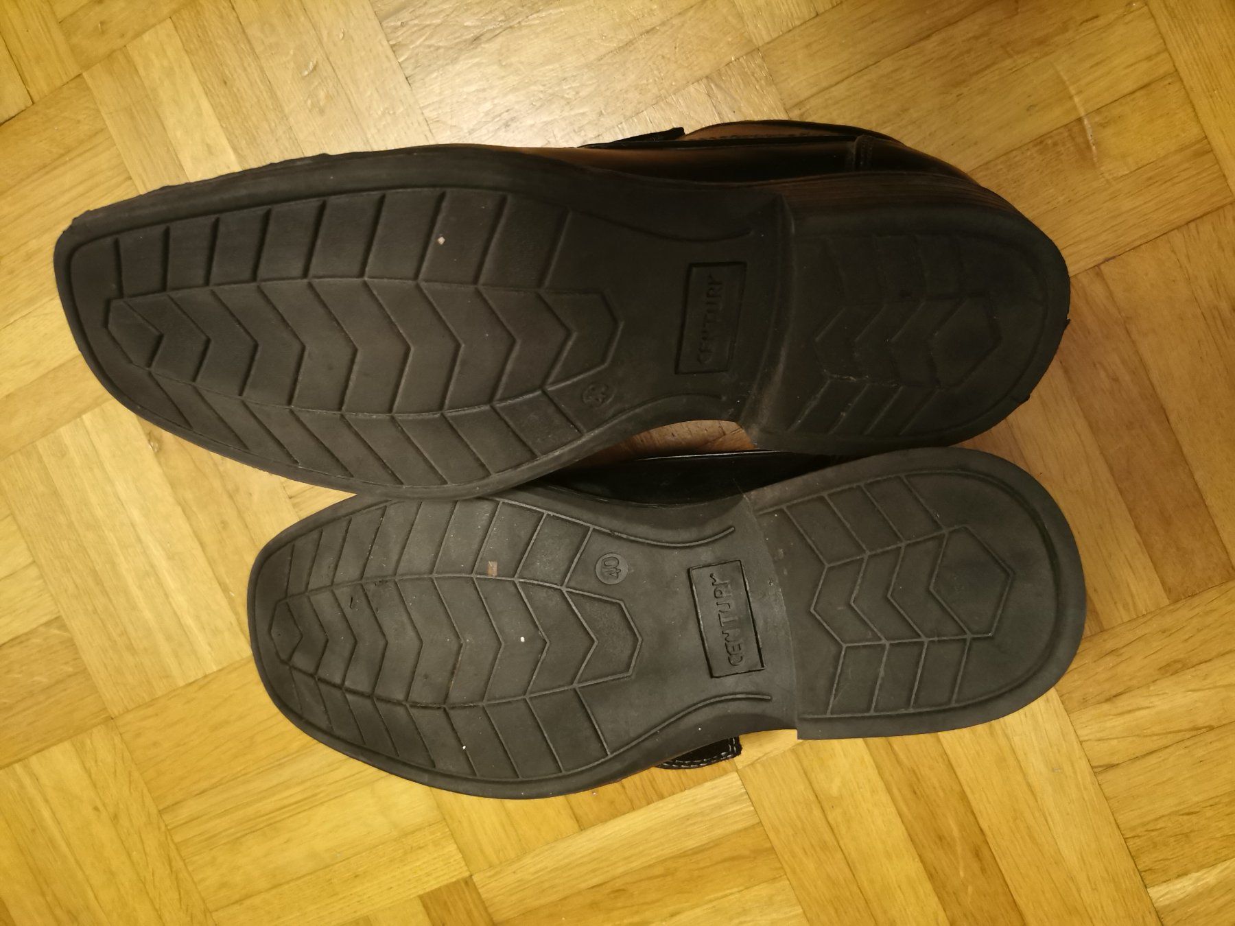 Scarpe per ragazzi: Halbschuhe Gr. 40 – Usato da Basel venduto da Roundtrip 1