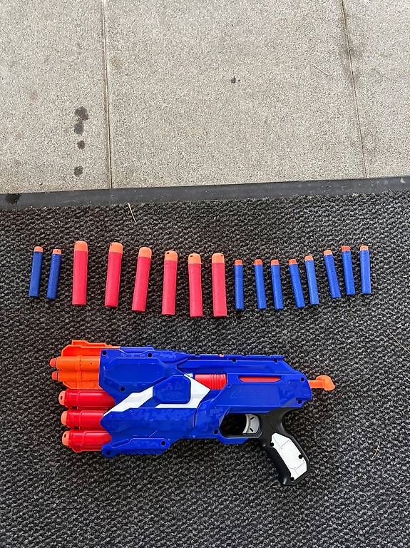 Jouets: Nerf Qual-Strike – D'occasion à Lüchingen par MadMax710 1