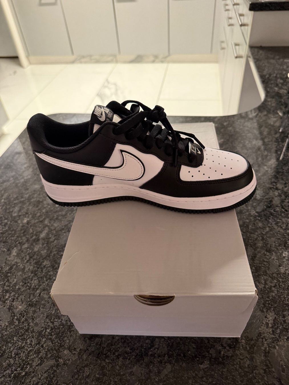 Scarpe da uomo: Nike Air Force 1 Panda Gr. 41 – Nuovo e nell'imballaggio originale da Volketswil venduto da DekoShop24 4