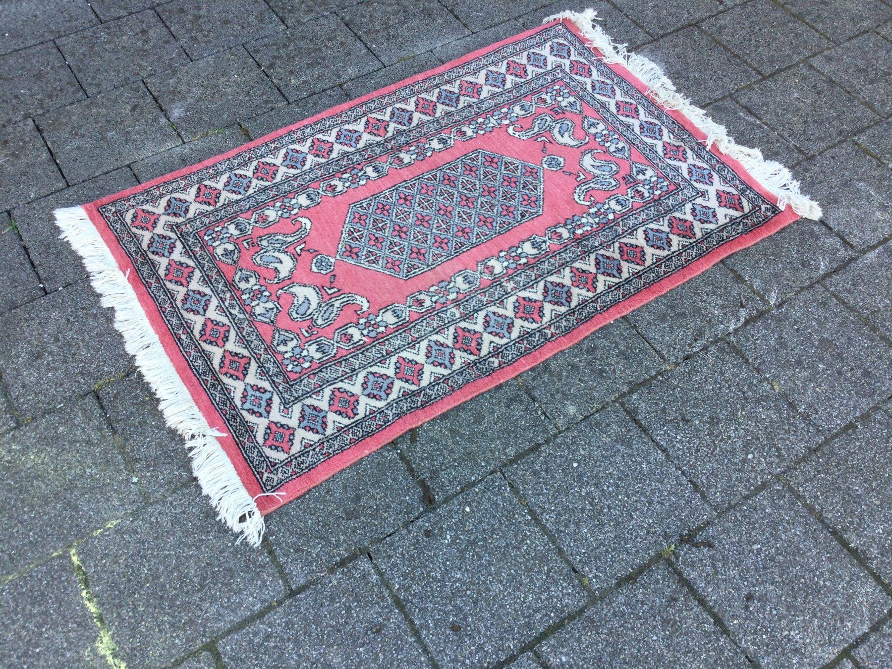 Tappeti: Kleiner gebrauchter Teppich – Usato da Wangen SZ venduto da kuriosum12 3
