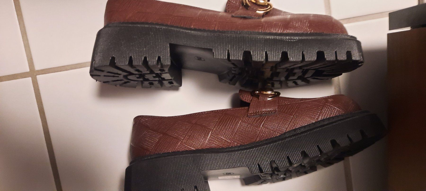 Scarpe da donna: Neue   Lofter Schuhe – Nuovo (secondo la descrizione) da Hägendorf venduto da lennam38 1