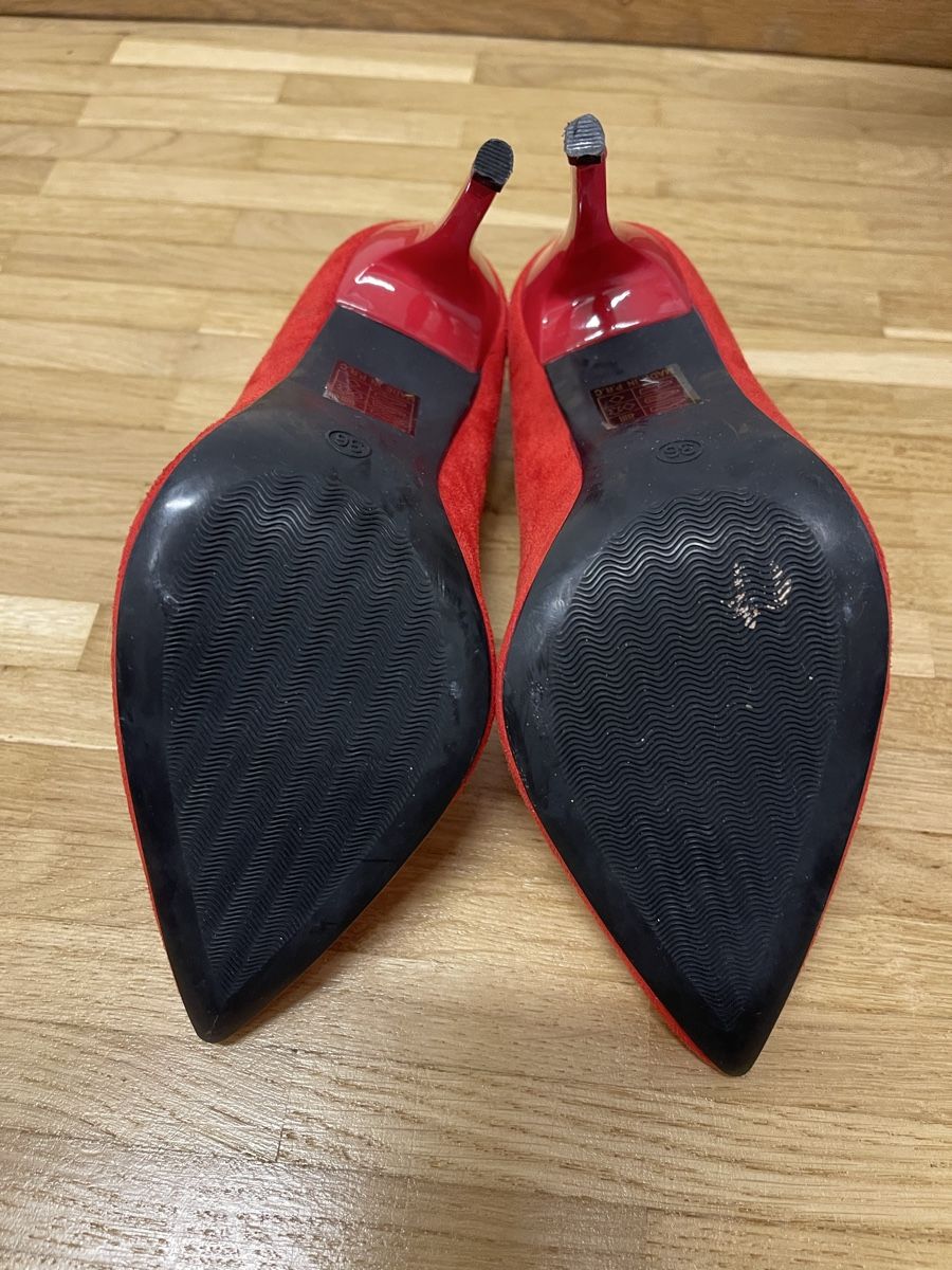Scarpe da donna: Echtleder Pumps, rot, Grösse 37 – Usato da Stallikon venduto da oez6e 2
