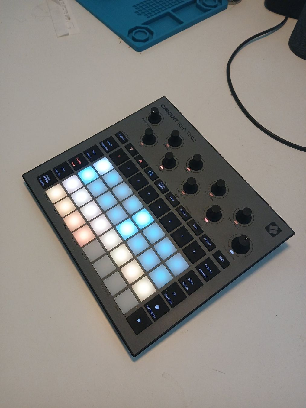 Novation Musikinstrumente: Novation Circuit Rhythm Sampler & Groovebox – Gebraucht aus Bern von han_m62g 1