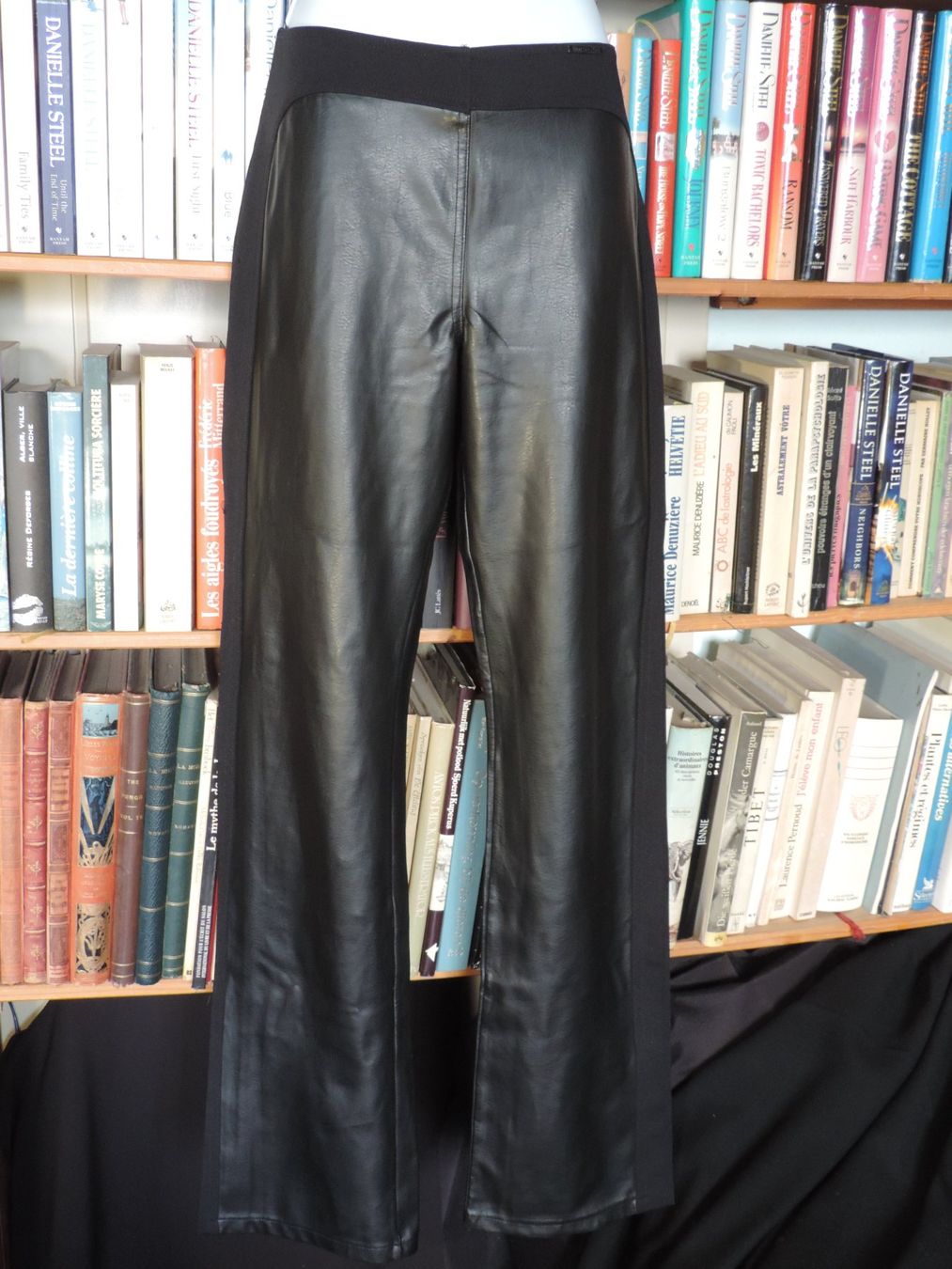 Pantaloni: pantalon stretch Morgan simili cuir – Usato da Genève venduto da Axelle333 5