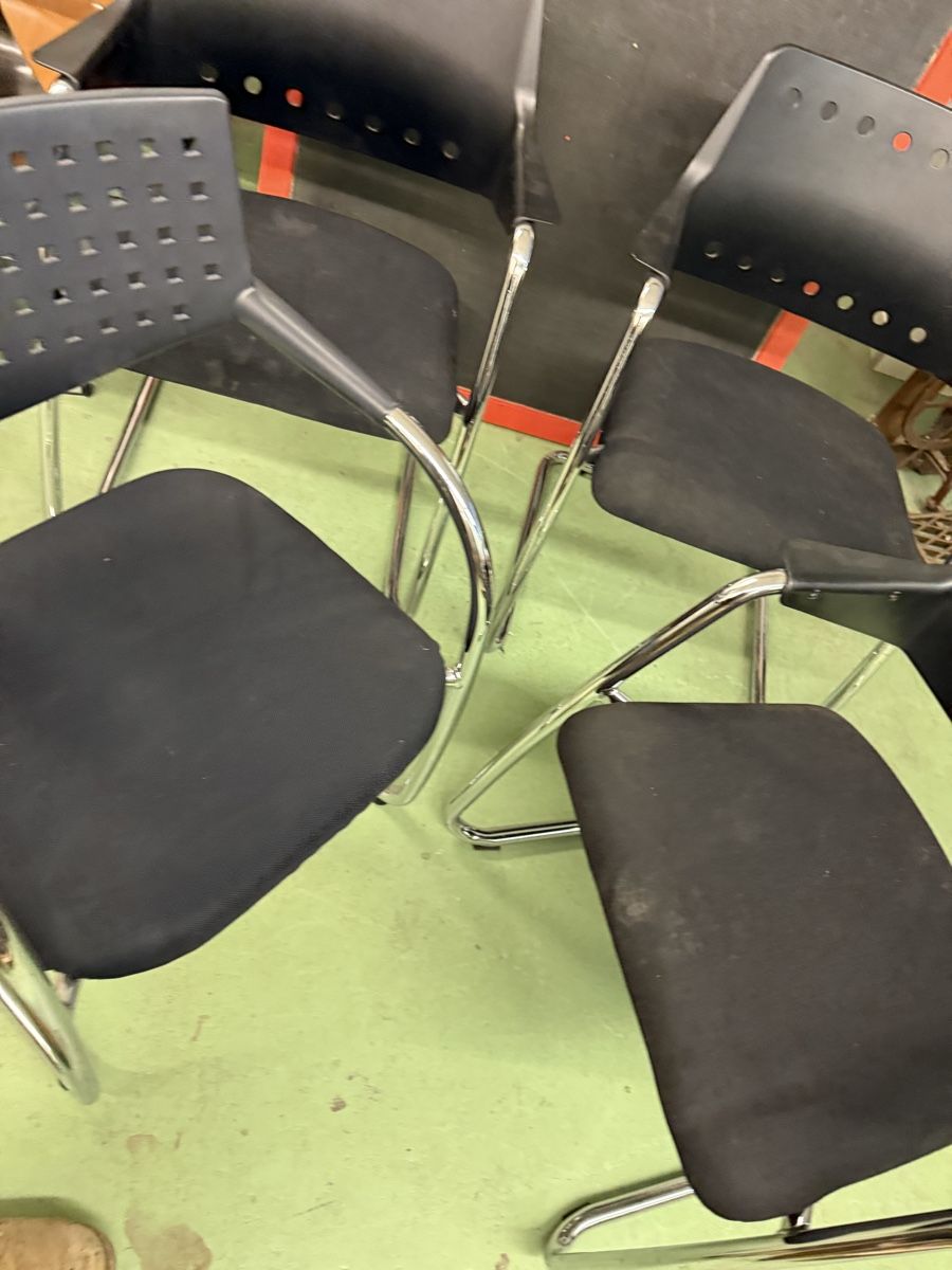 Stühle: Freischwinger Stuhl – Gebraucht aus Horriwil von Carrera68