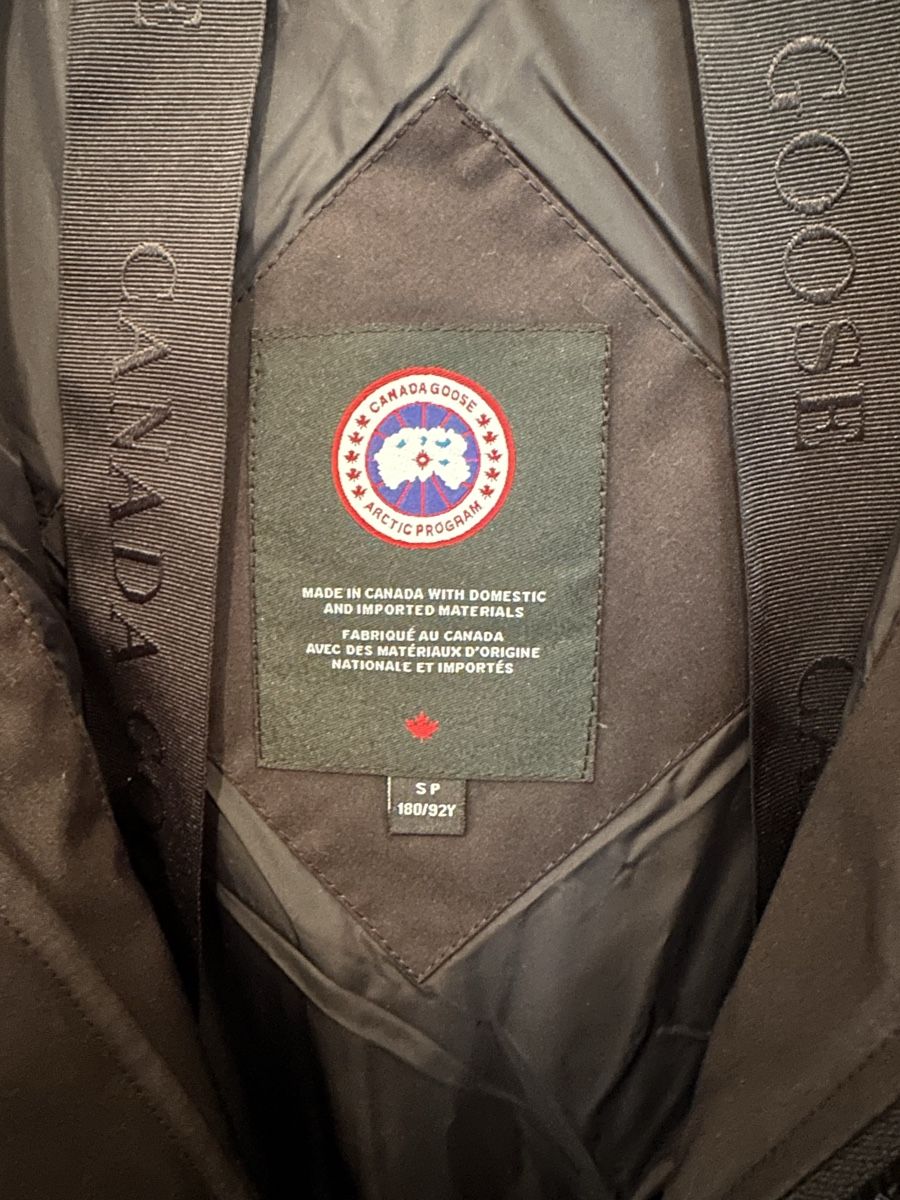 Canada Goose Giacche: Macmilan noir S – Nuovo (secondo la descrizione) da Genève venduto da isa_g5qj 2