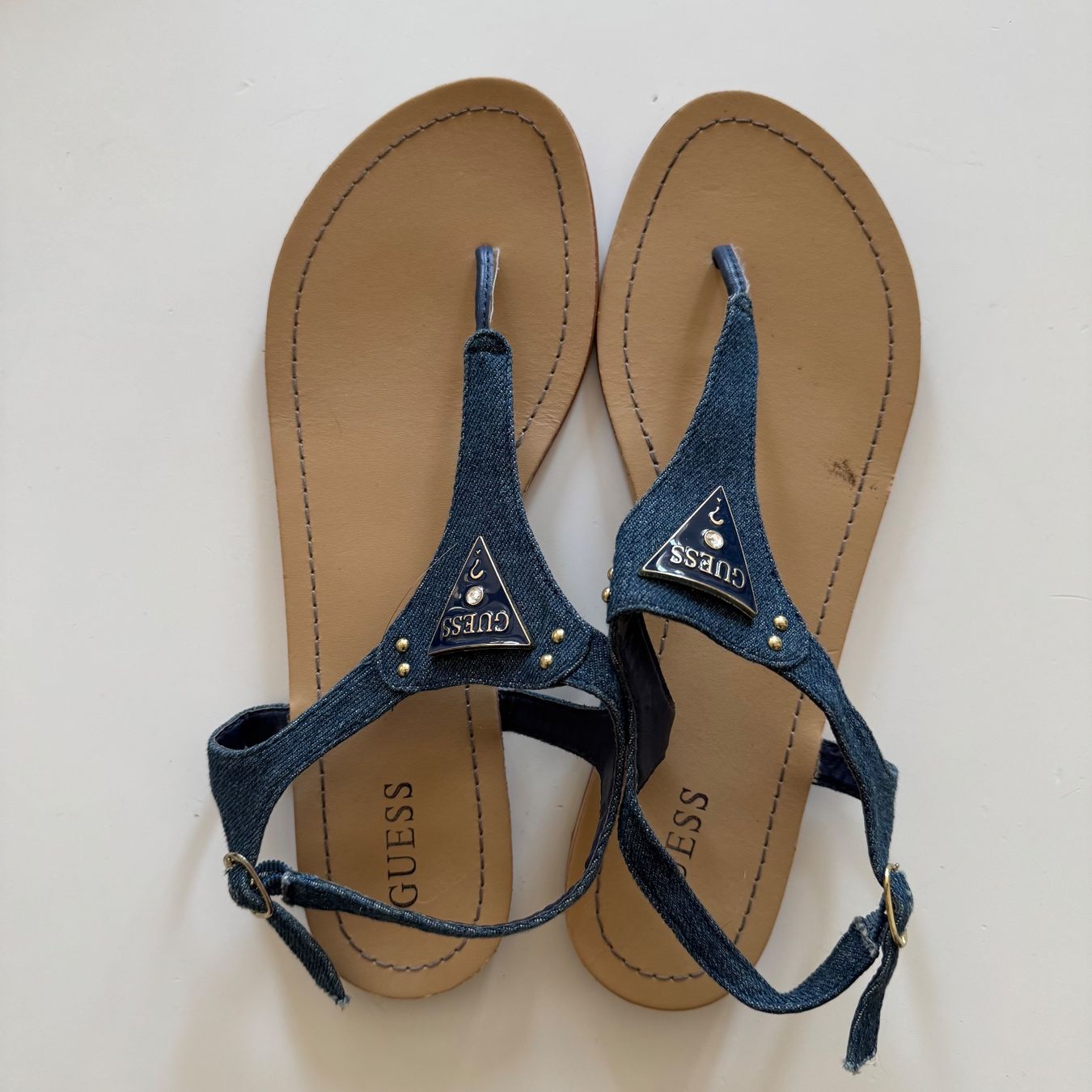 Guess Scarpe da donna: Sandalen in Jeansoptik von GUESS – Usato da Thörigen venduto da Jackyxxx
