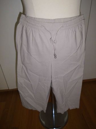 Pantalon corsaire stretch beige T. 42