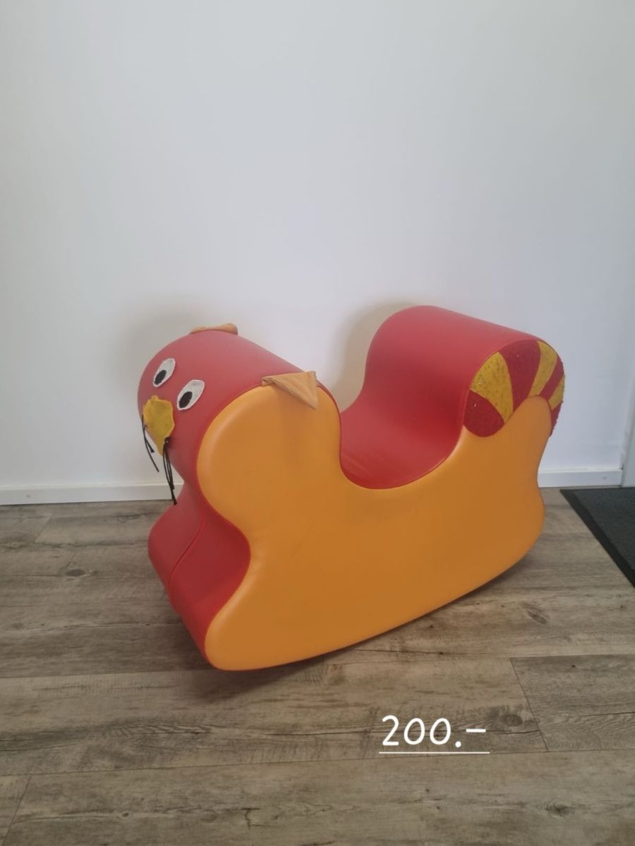 Chaises: Chaise à bascule  – D'occasion à Bassecourt par Typos