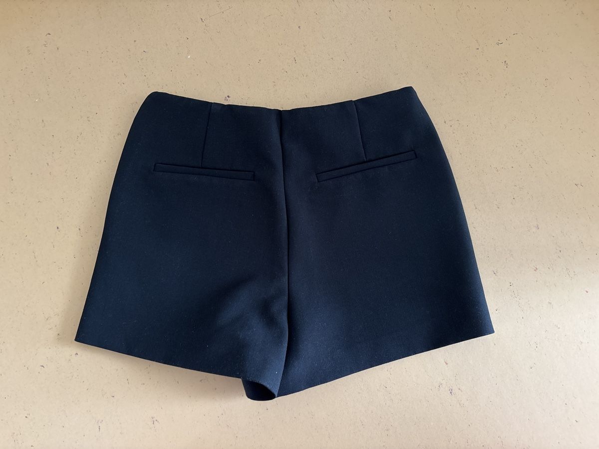Zara Lotti di vestiti: Jeansshorts und Skort – Usato da Zürich venduto da del_gdm2 7
