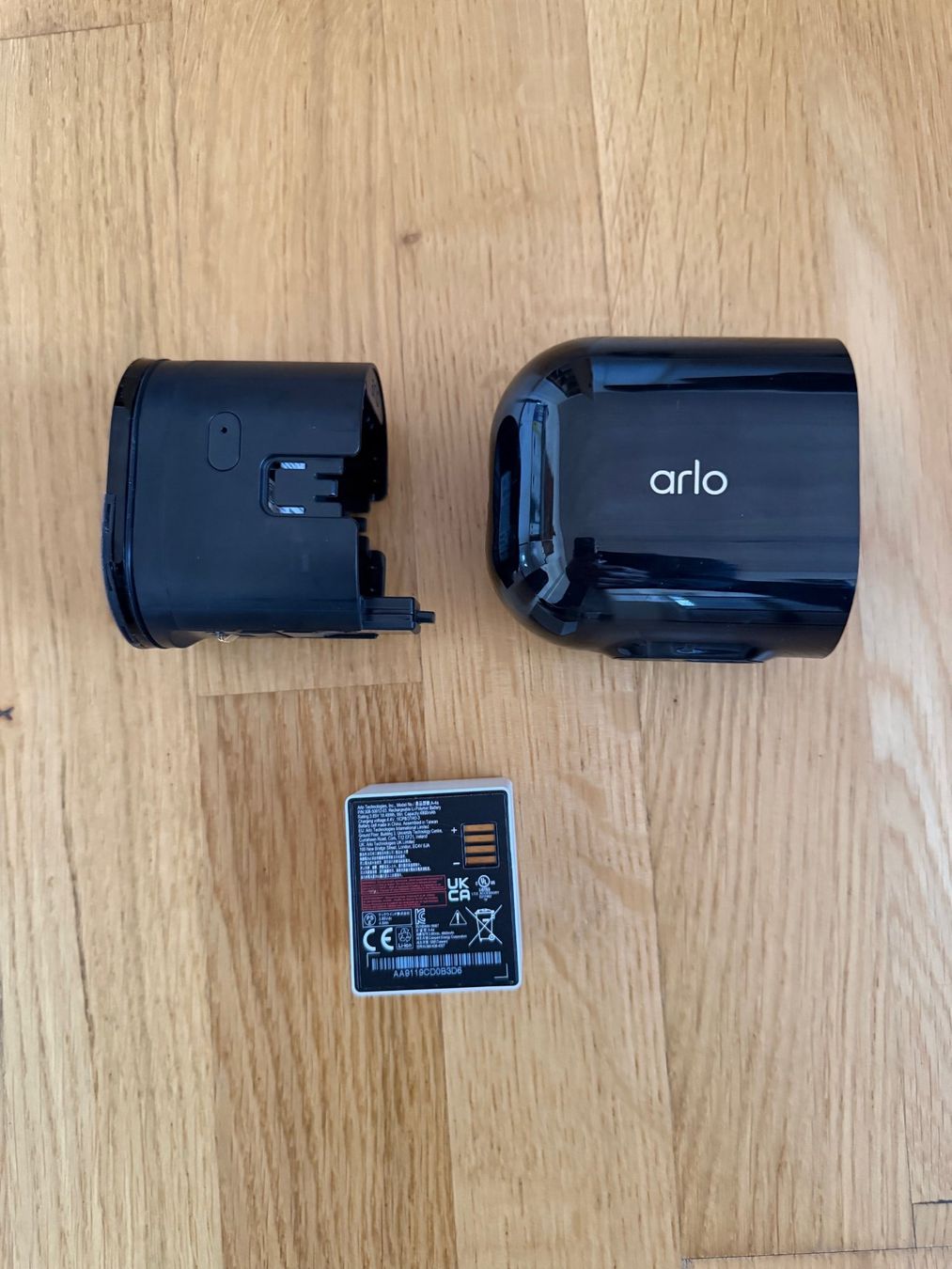 Arlo Webcams: Arlo Ultra 2 / Los 4 – Gebraucht aus Küttigen von Dumisani 1