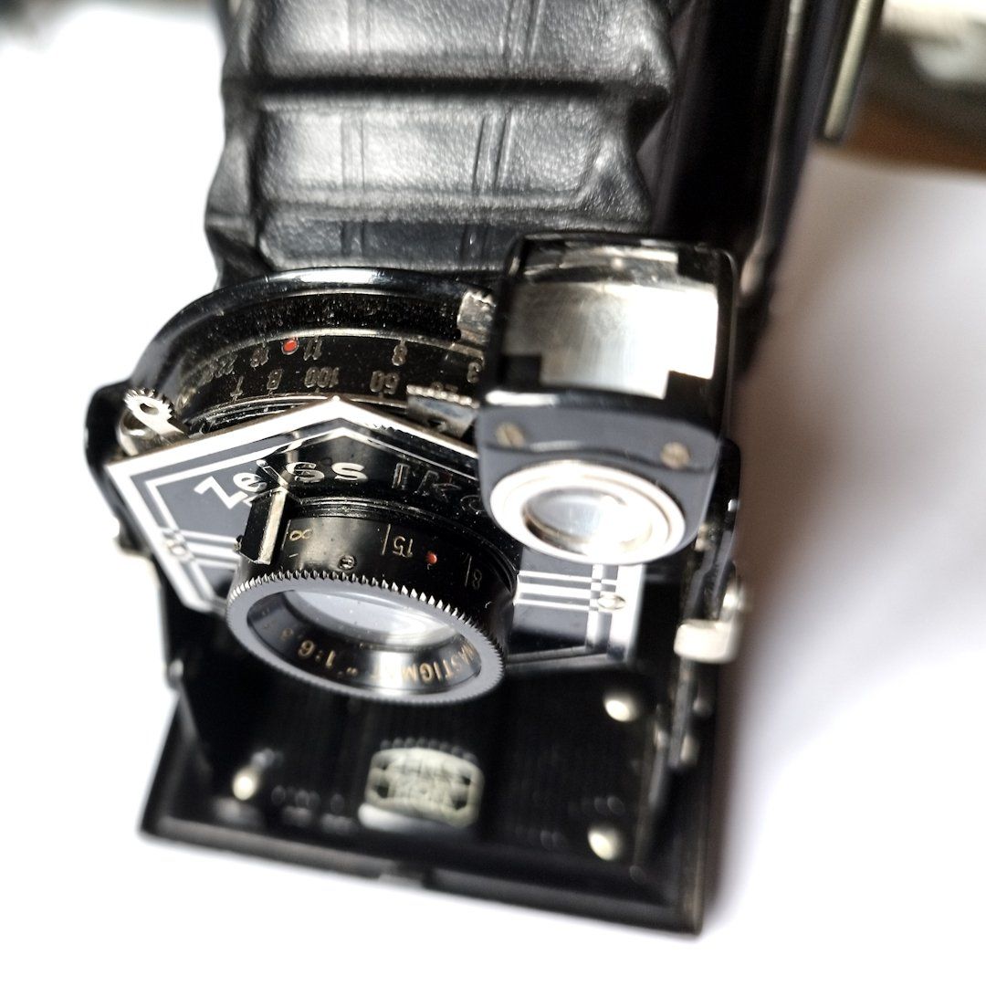 Zeiss Fotocamera: Zeiss Ikon Nettar u. Belca – Difettoso da Himmelried venduto da Monetron 3