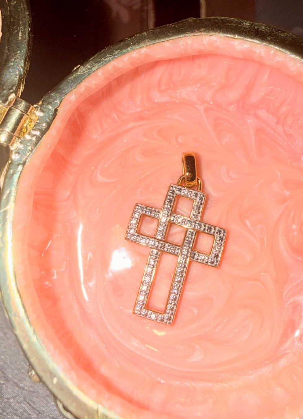 Ciondoli: Pendentif croix or 375 avec diamants – Usato da St-Maurice venduto da Sandrinette123 4
