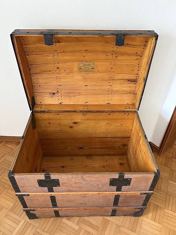 Coffres: Truhe / Schatzkiste / Reisekoffer – D'occasion à Kloten par lenny33 3