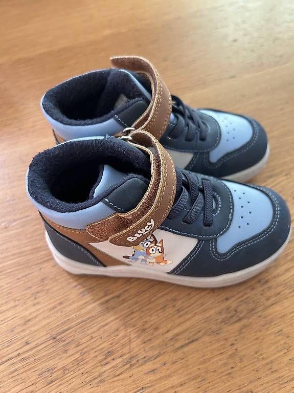 Scarpe per ragazzi: Schuhe Bluey Grösse 23 – Usato da Seon venduto da Aberhallo3 1