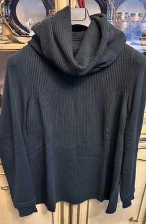 Pull Loro Piana 100 % cachemire de haute qualité avec châle