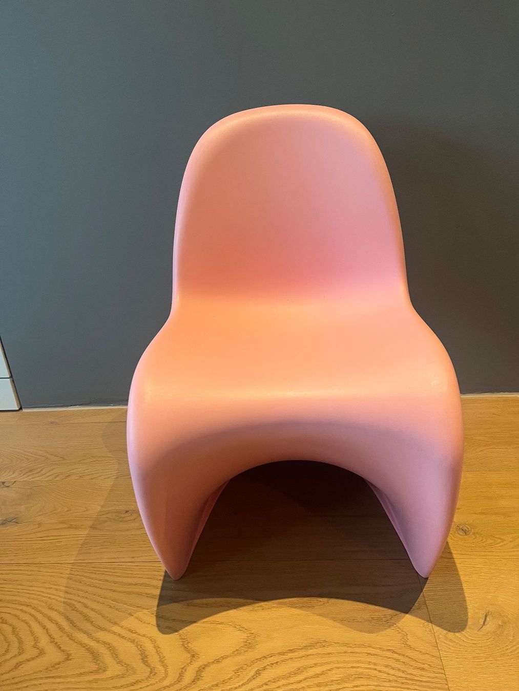 Vitra Stühle: Vitra Verner Panton Kinderstuhl rosa – Gebraucht aus Windisch von