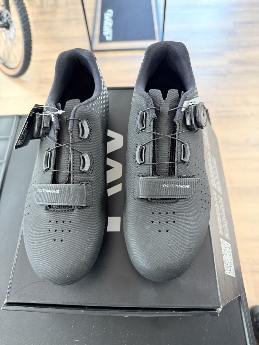 Northwave Herrenschuhe: Northwave Core Plus 2 Grösse 43 zu verkaufen – Neu und originalverpackt aus Grabs von VeloTeil 2