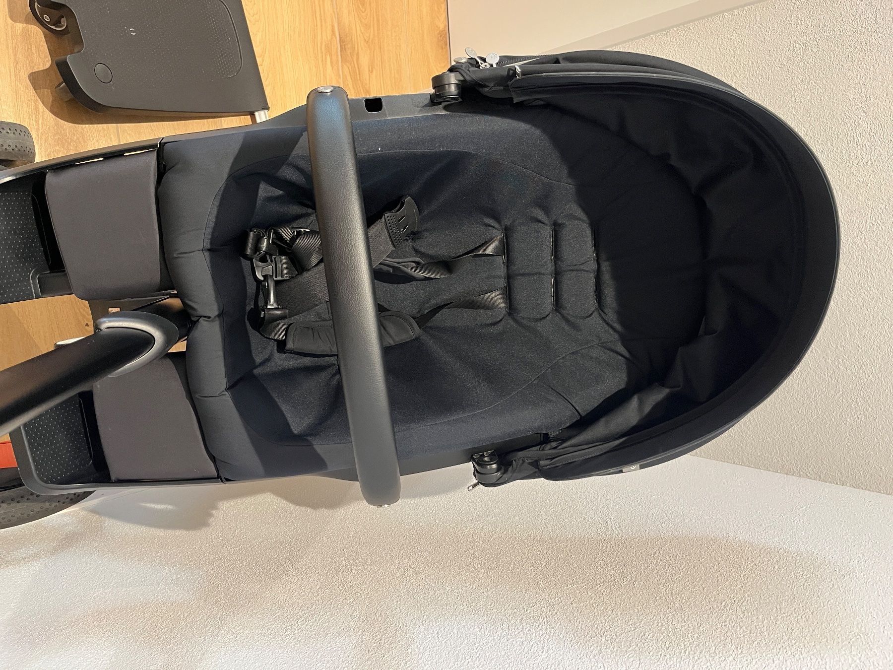Stokke Poussette: Stokke Xplory V6 schwarz – D'occasion à Sennhof par Dealmonster 6