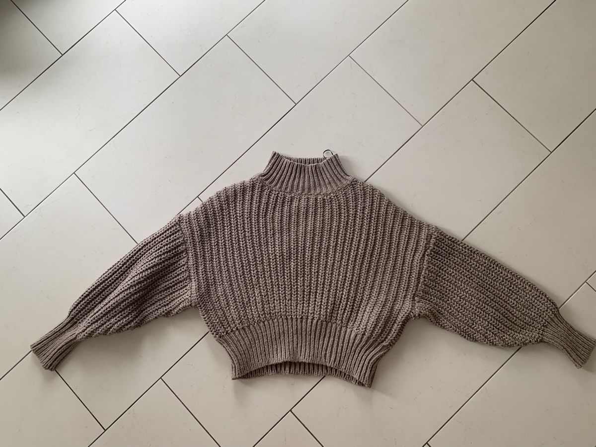 H&M Pullover & Sweatshirts: Kurzer Stehkragen Pullover von H&M Gr. M taupe – Gebraucht aus Ellikon an der Thur von Bali1999