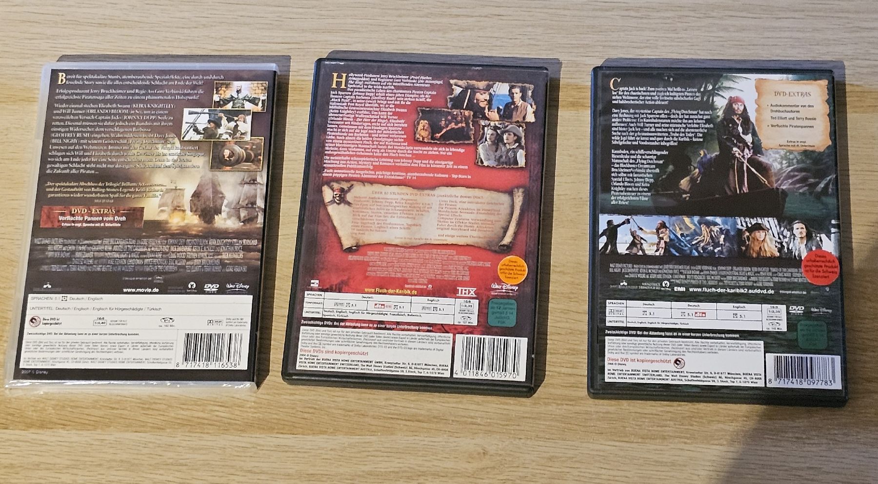 Tous les DVDs: Fluch der Karibik - 3 DVDs – D'occasion à Fislisbach par Anico99 1