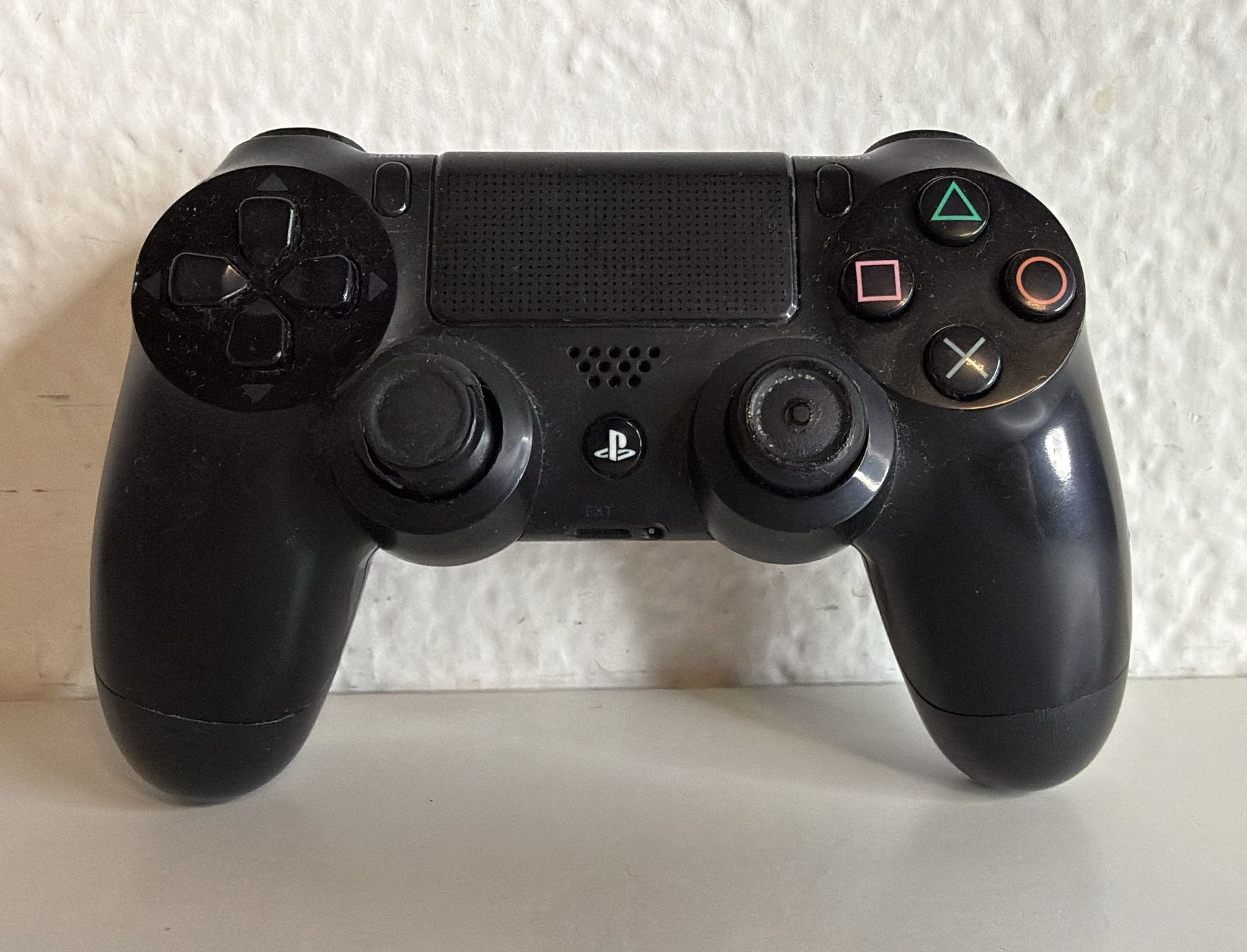 Controller: Original Sony PS4 DualShock 4 Controller – Schwarz  – Usato da Ehrendingen venduto da lax21