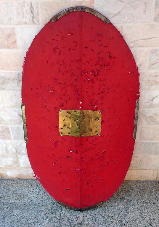 Orologi: Bouclier romain en bois - reconstitution, combat et GN – Usato da Nyon venduto da imperium84