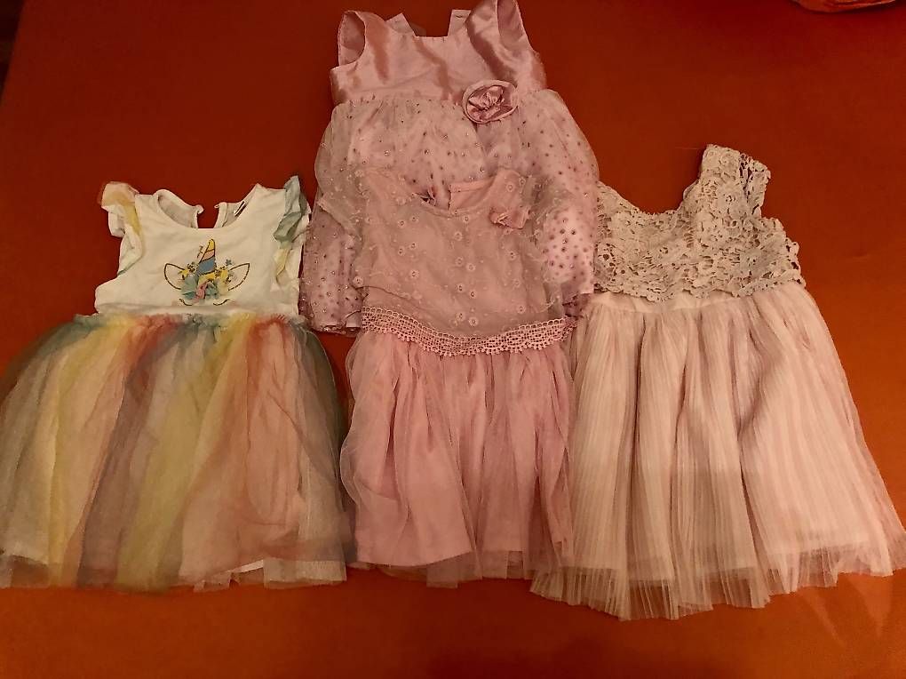 Lotti & Set di vestiti: Kinderkleid/Gala Gr 86/92 – Usato da Oberbuchsiten venduto da etr_2jg5 1