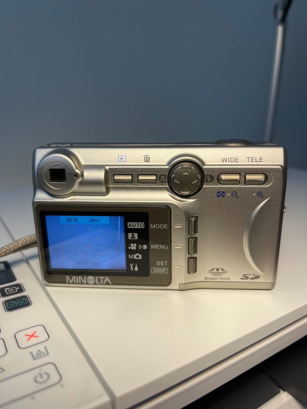 Minolta Fotocamera: Digitalkamera Minolta DiMAGE G400 Silber gebraucht – Usato da Spiegel b. Bern venduto da rosalexis 2