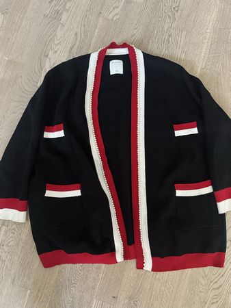 Sandro Paris Cardigan Schwarz Rot Perlen Details – Gr. S