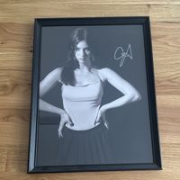 Gracie Abrams signierter Print