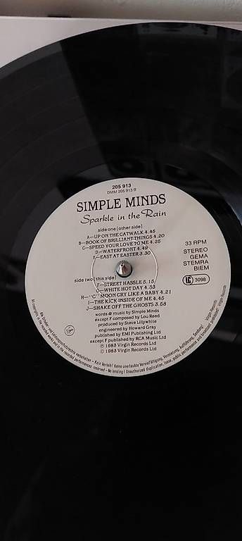 Dischi in vinile: SIMPLE MINDS:"SPARKLE IN THE RAIN" (1984) LP – Usato da NENDELN venduto da Vinylandmote 2