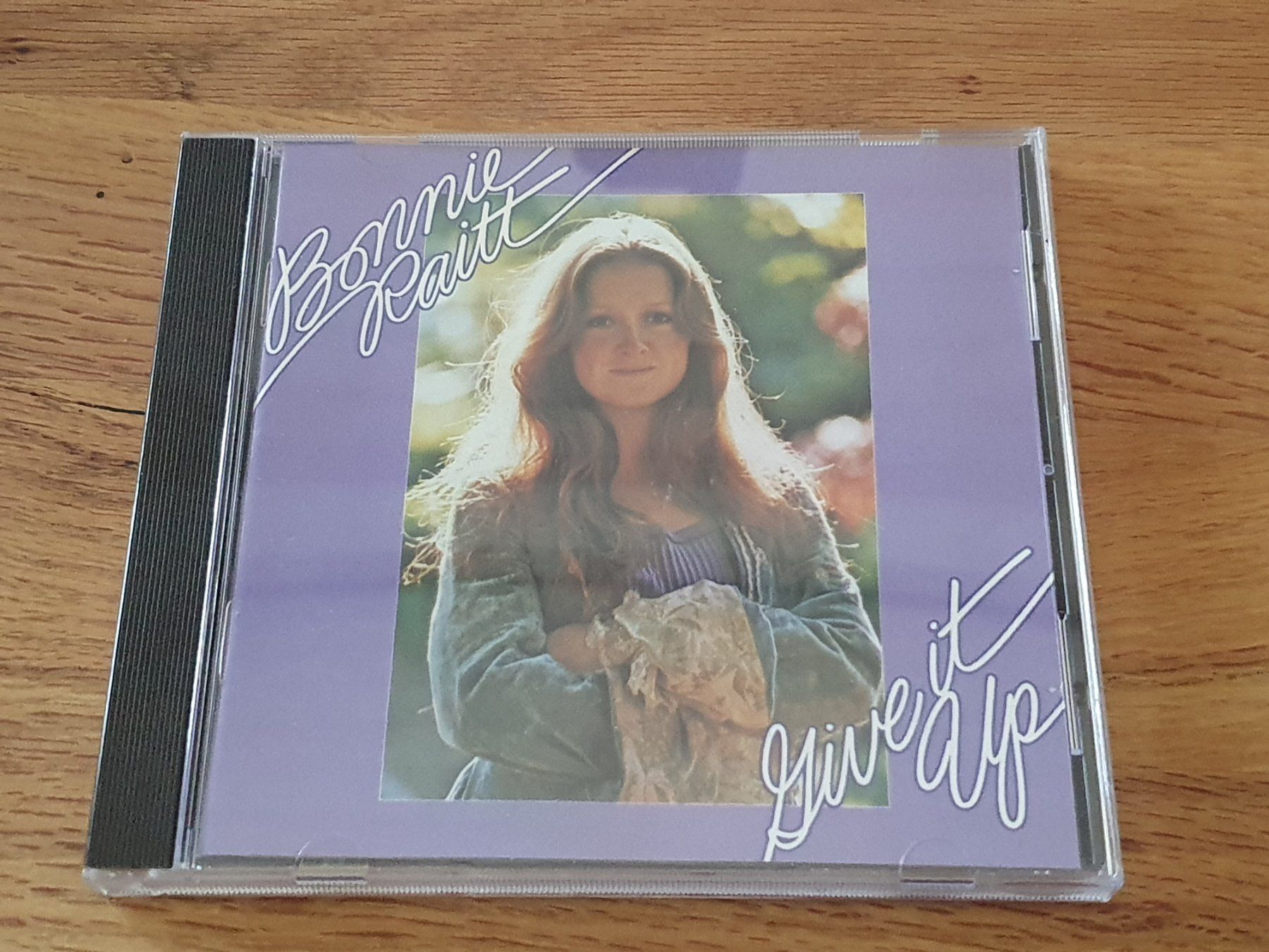 CD: Bonnie Raitt - Give it up - CD 1972 – Usato da Auenstein venduto da Trilos