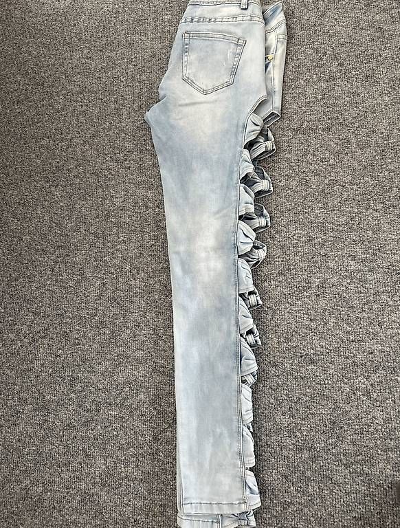 Jeans: Damen Jeans Gr. M  Hellblau mit Rüschen – Usato da Arnegg venduto da lar_v5qm 2