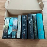8 verschiedene Romane 