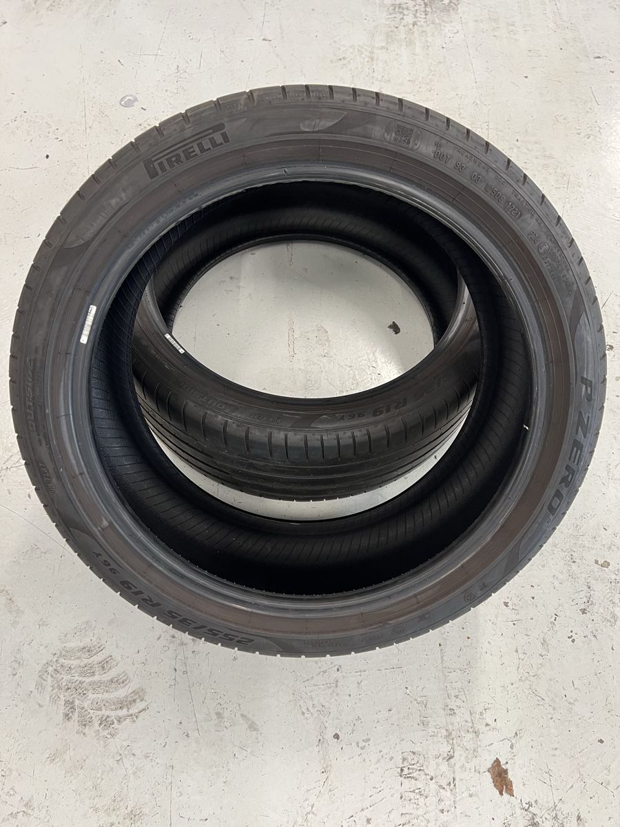 Pneumatici & Ruote complete: Sommerreifen Pirelli 225/35/19  – Usato da Hünenberg venduto da Auto-Klinik01 1
