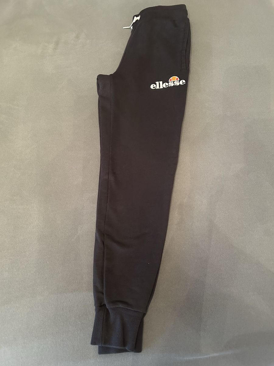Ellesse Pantaloni: Ellesse Jogginghose Grösse 38 – Nuovo (secondo la descrizione) da Tägerschen venduto da Tommylee88 1