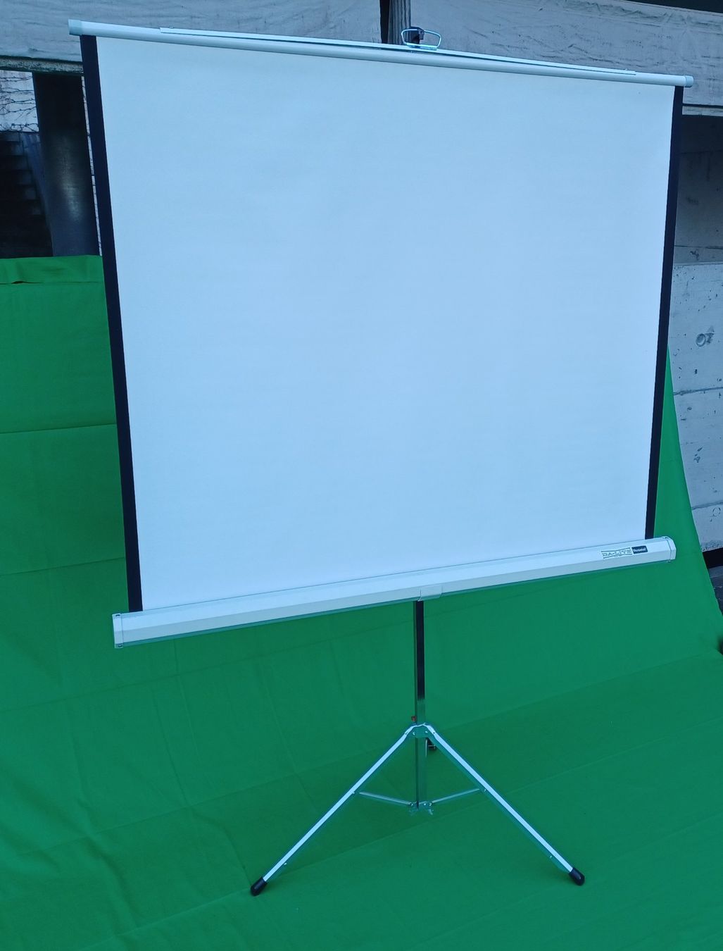 Heimkino: Einwandfreie mobile Leinwand – Gebraucht aus Winterthur von Aladin013 5