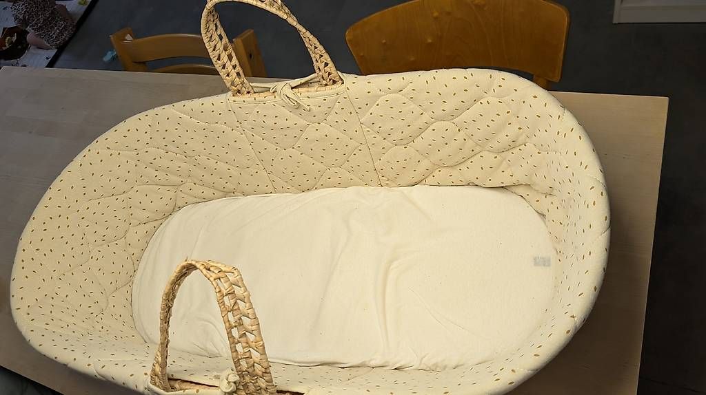 Wiegen & Stubenwagen: Moseskorb mit Schaukelstand – Gebraucht aus Zürich von albalm 3