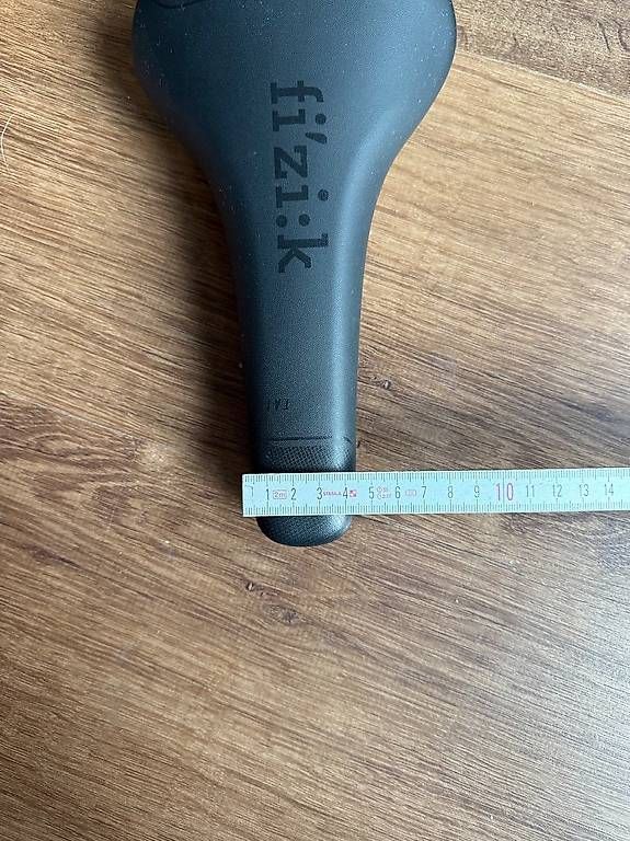 Fizik Pezzi di ricambio: Selle Fizik – Usato da St-Sulpice VD venduto da juhdu 1