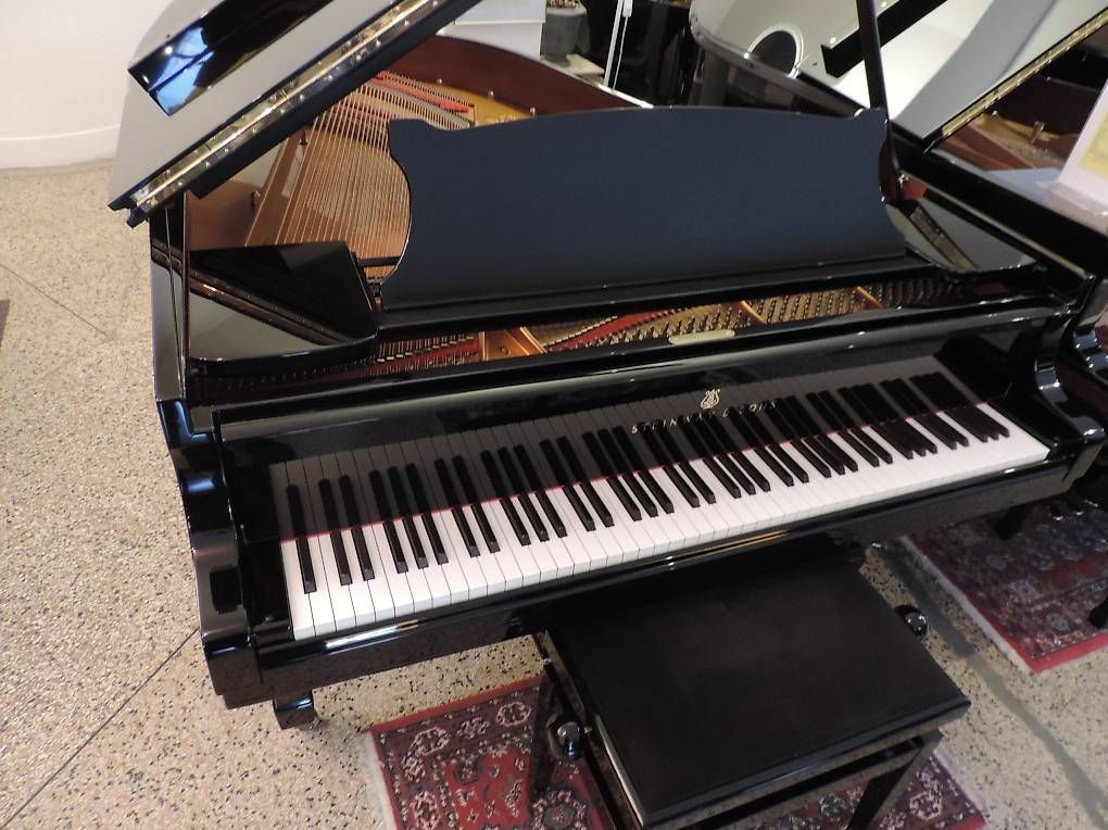 Strumenti musicali: Steinway & Sons O-180 – Usato da Bern venduto da Heutschipiano 1
