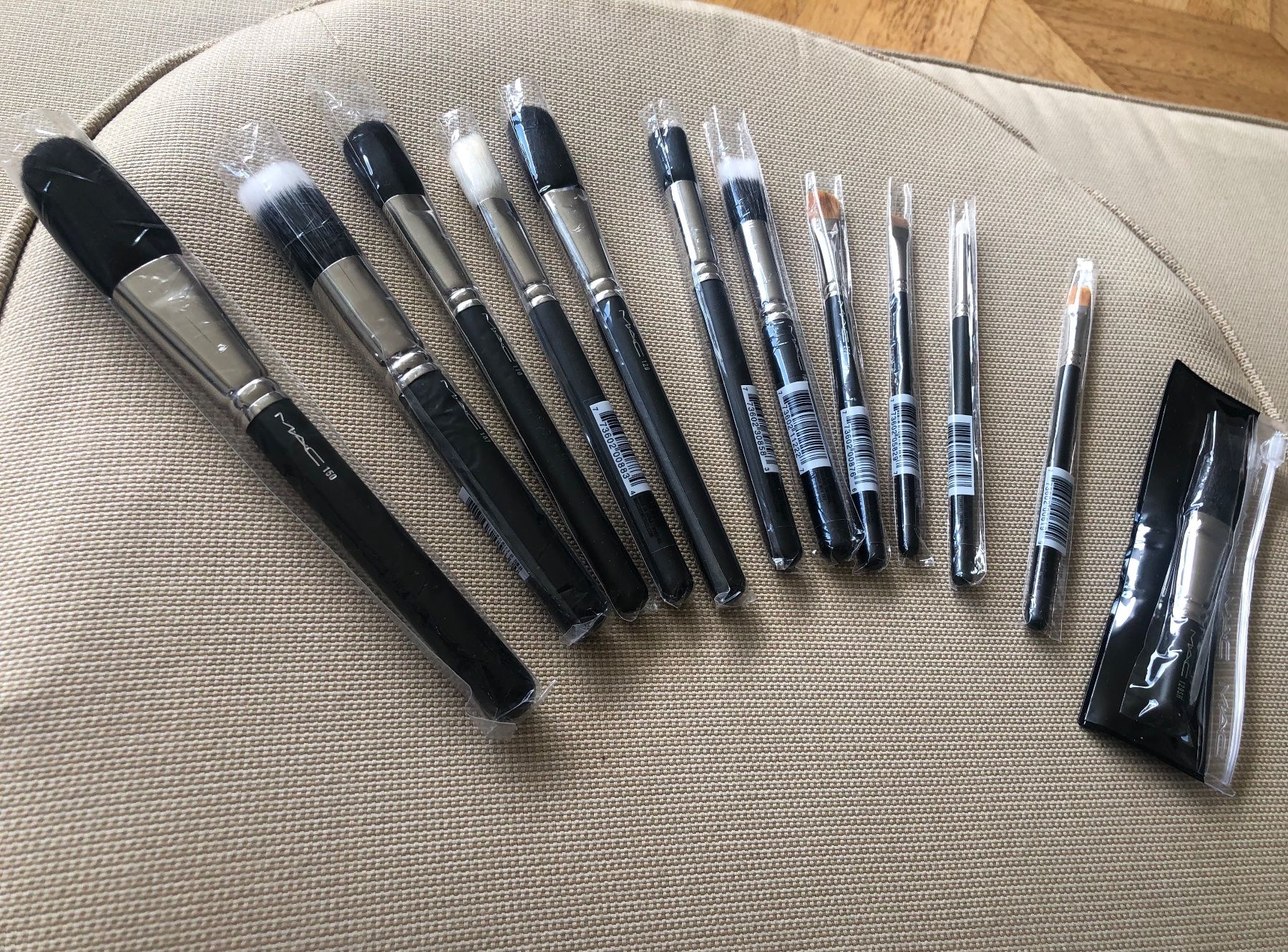 Huda Beauty Make-up: MAC Mac Makeup Pinsel set Lidschatten – Nuovo (secondo la descrizione) da Dottikon venduto da 6571 2