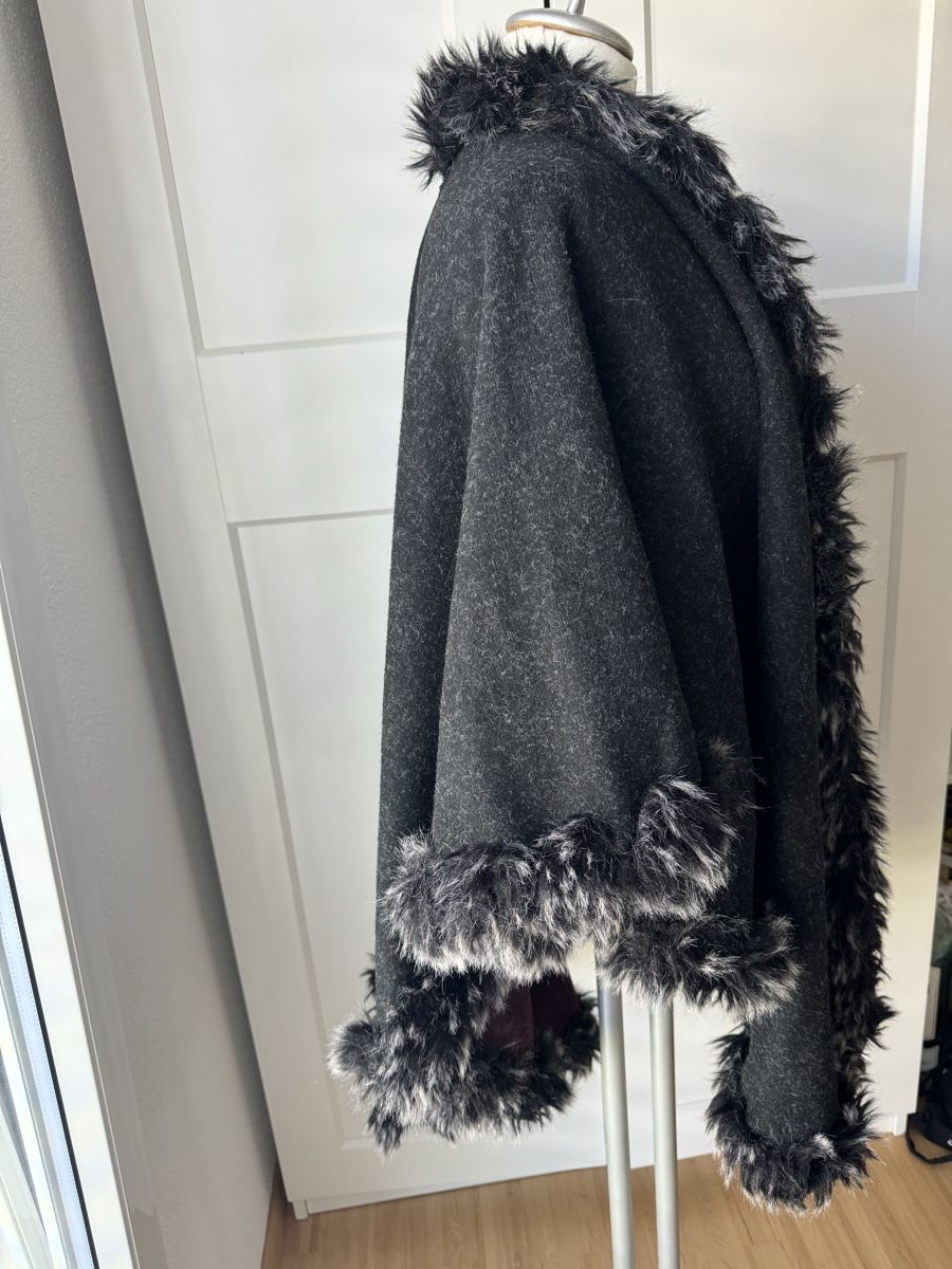 Altro in Moda donna: Schöner Poncho – Usato da Olten venduto da bir_k96n 2