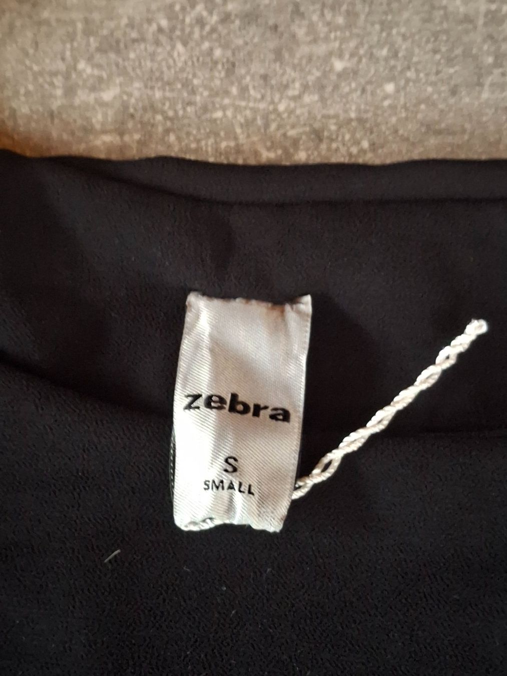Tuniche: Haut - tunique noire taille S marque Zebra – Usato da Villiers venduto da san_jn5w 1