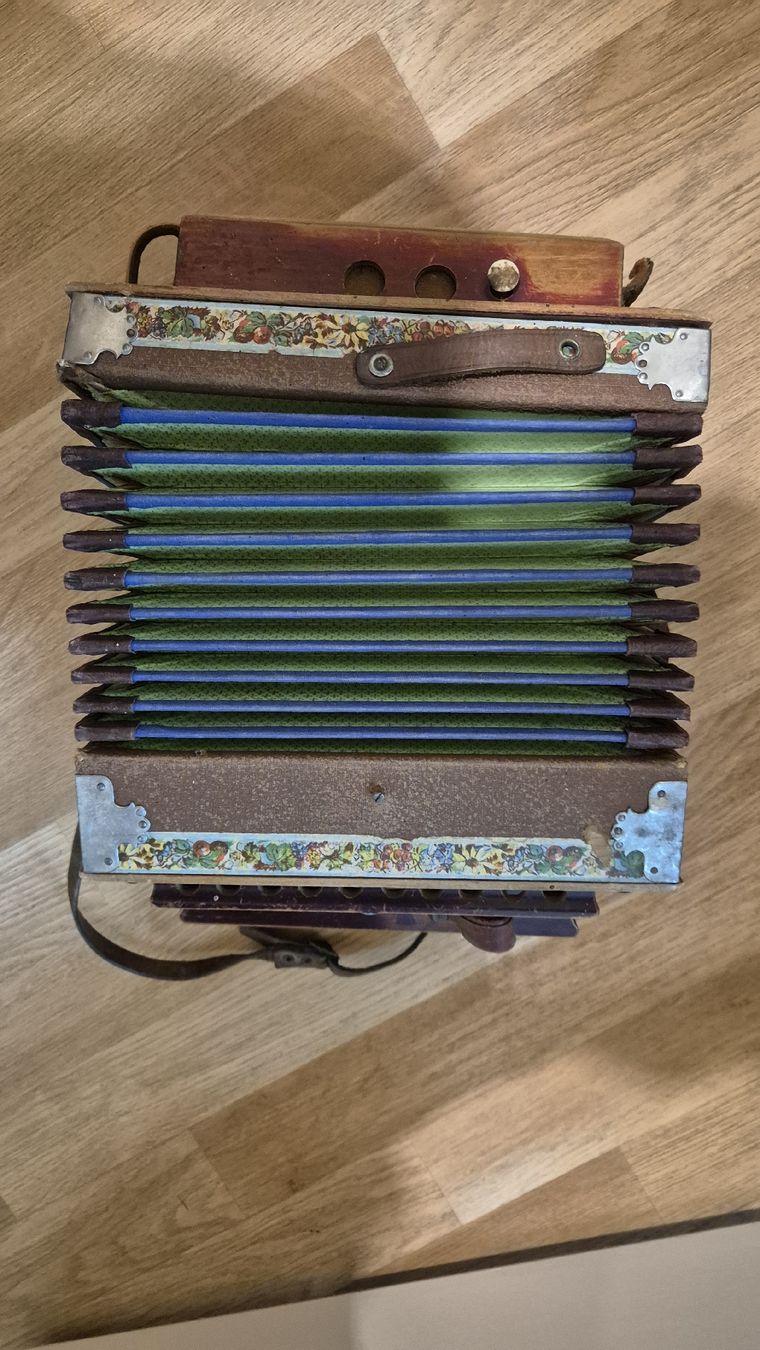 Strumenti musicali: Alte Schweizer Orgele Defekt – Usato da Rämismühle venduto da beni0010