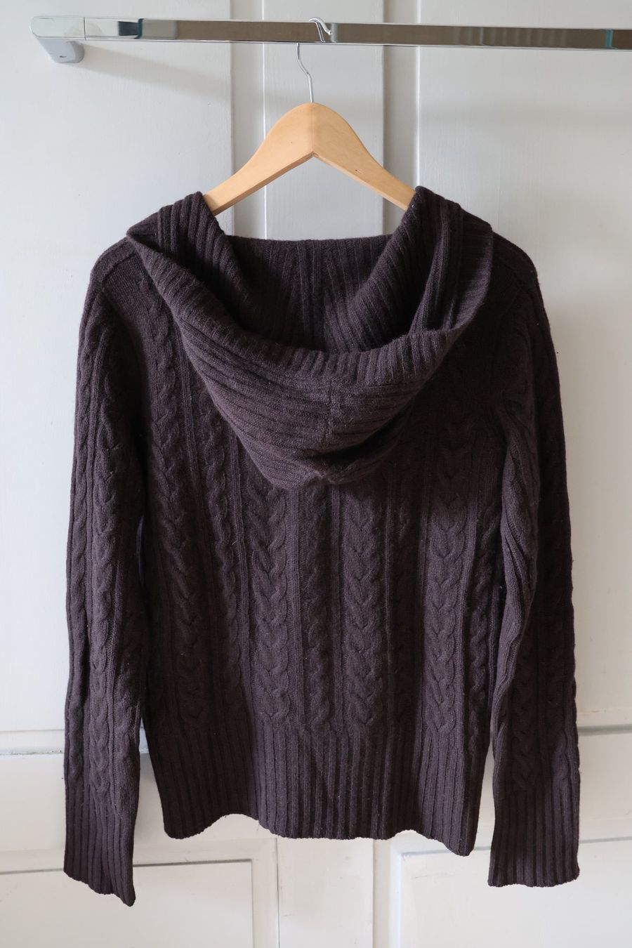 Benetton Pullover & Sweatshirts: Brauner Wollpullover mit Kapuze – Gebraucht aus Winterthur von jul_v9wx 1