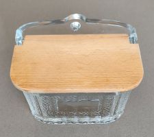 Antikes Salz - Gefäss aus Pressglas m. Holzdeckel, Salzmeste